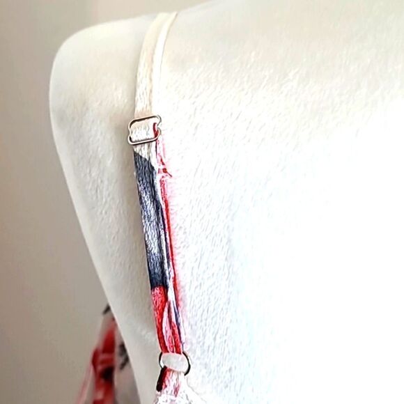 Rosegal Cold-Shoulder Top, White with Red & Yellow Flowers, Size 3X or 20, NWT - Picture 7 of 11